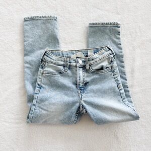 H&M light wash denim jeans
